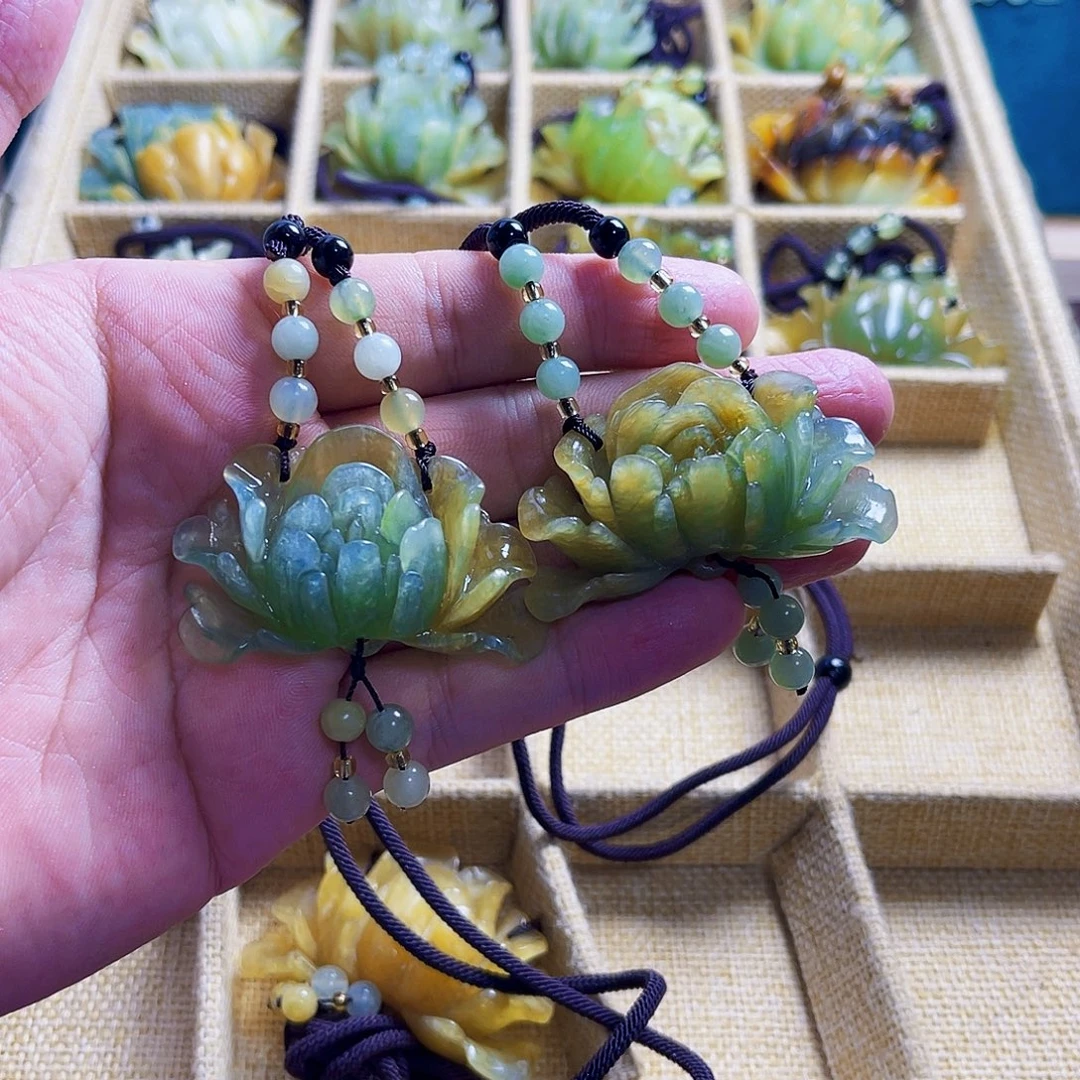 J***蛇纹石玉未镶嵌颈饰