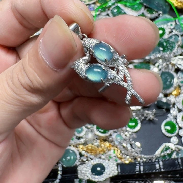 翡翠未镶嵌颈饰天然A货翡翠放漏