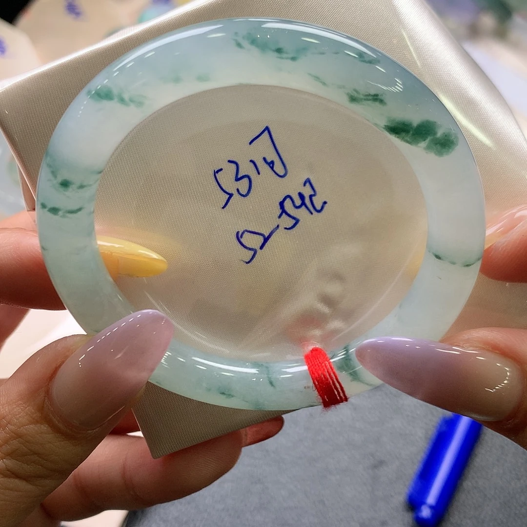 翡翠未镶嵌手镯53圆