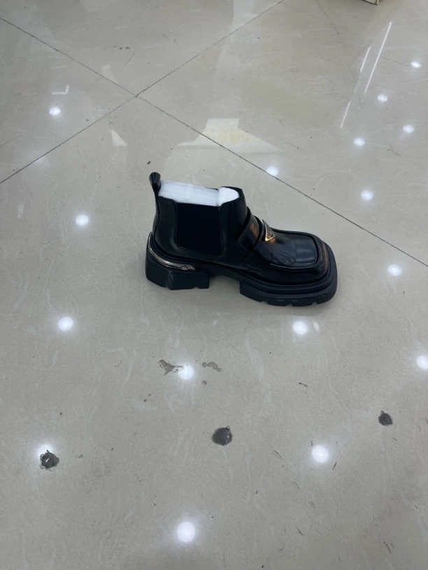 时尚休闲百搭款马丁靴女鞋单8699-2