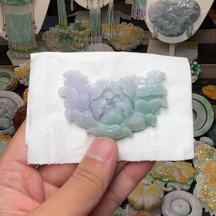 翡翠未镶嵌颈饰吊坠
