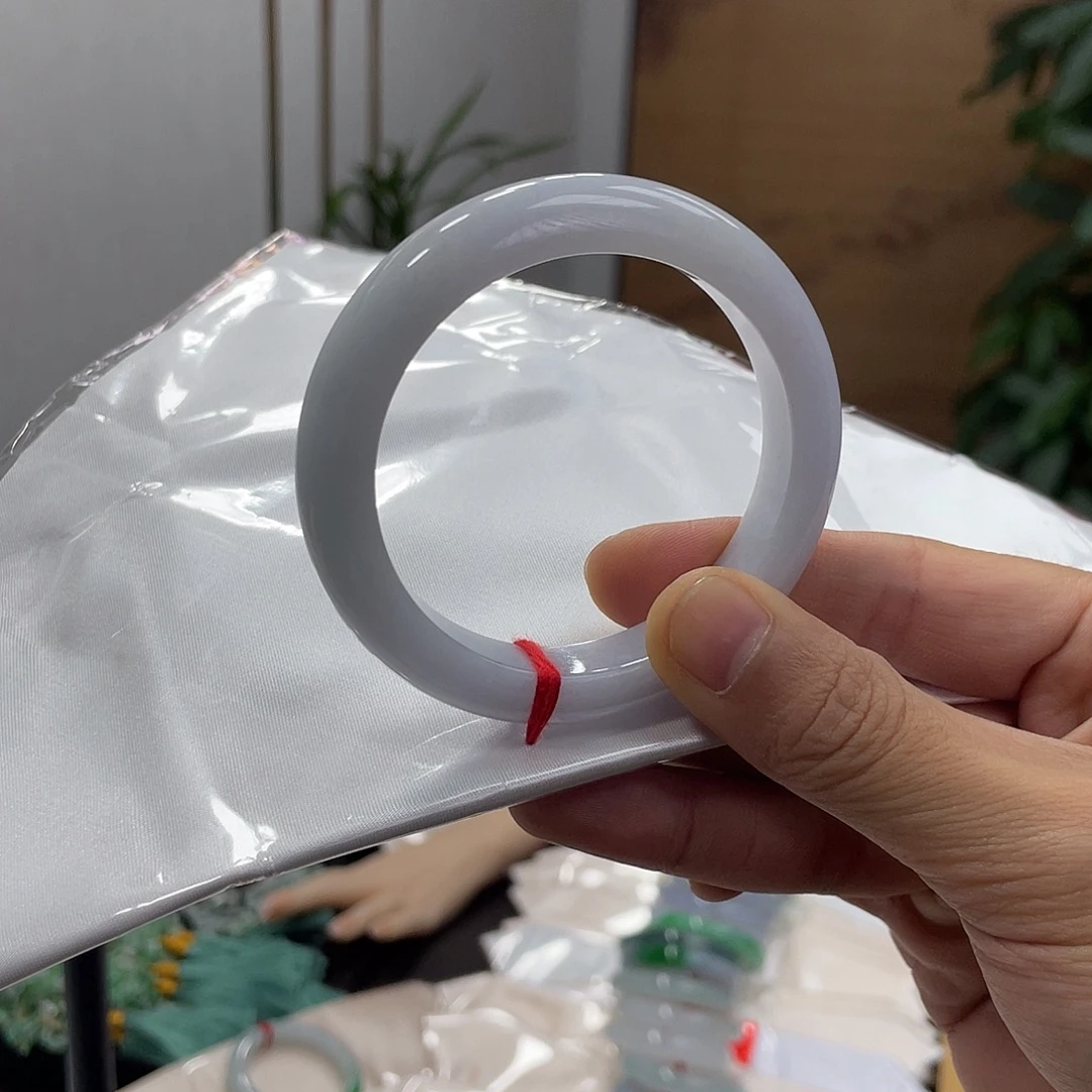 懒****翡翠未镶嵌手镯翡翠