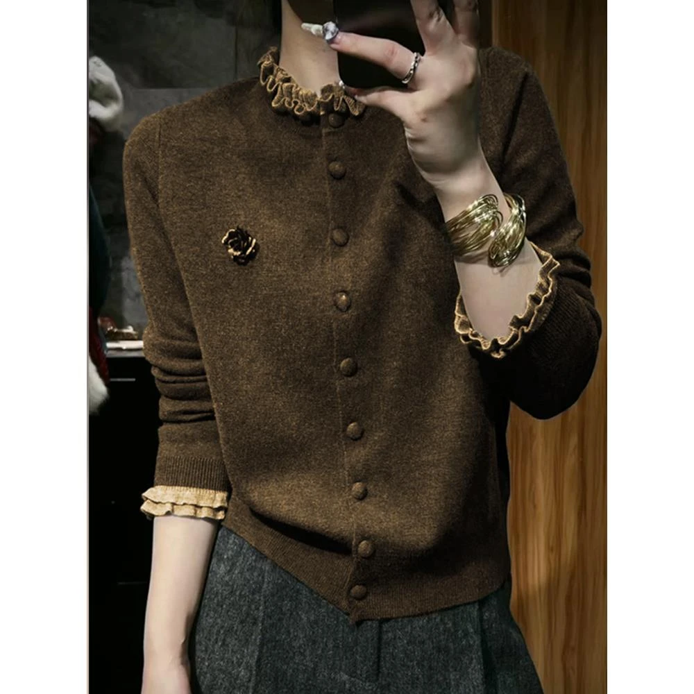 女士毛衣慵懒高级感2025秋季新款软糯洋气减龄木耳边针织开衫上衣