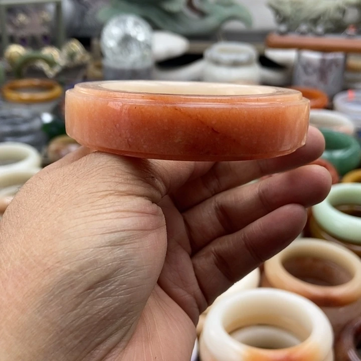 石英岩玉未镶嵌手镯老红糖本宫