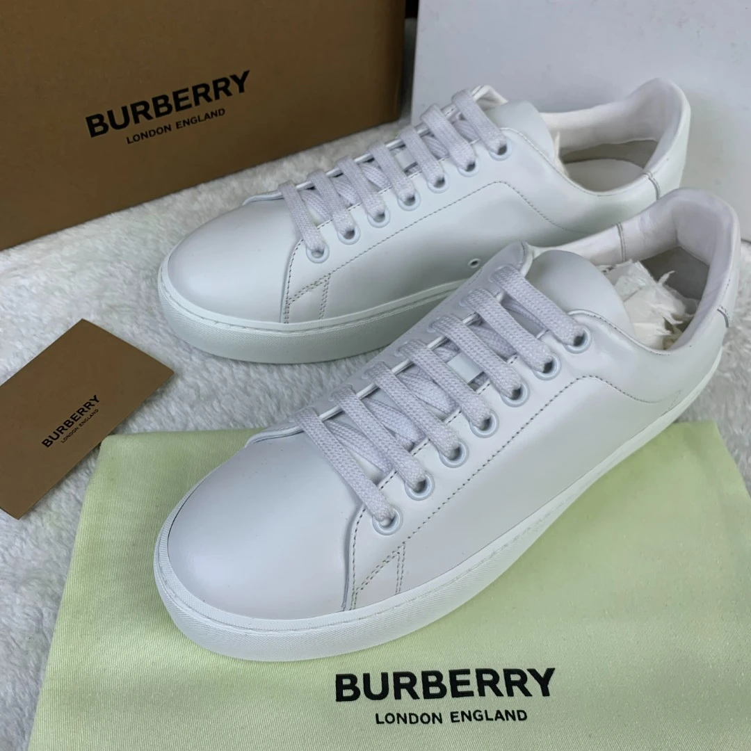 全新未使用 BURBERRY/博柏利 博柏利纯白色休闲运动板鞋小白鞋
