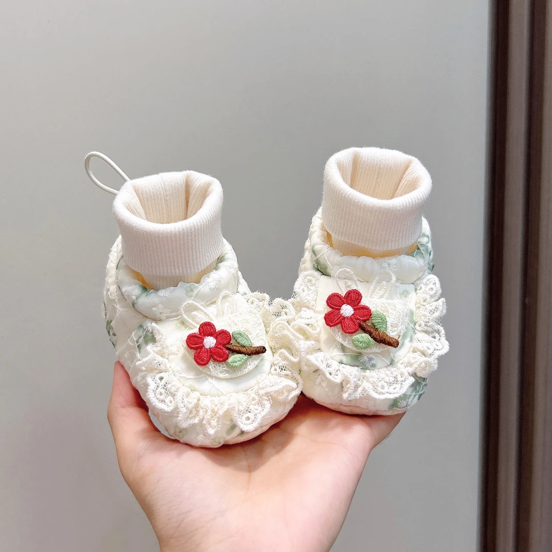 婴儿袜鞋女宝宝软底鞋公主风新生儿鞋子0-3月防掉春秋款6到12个月