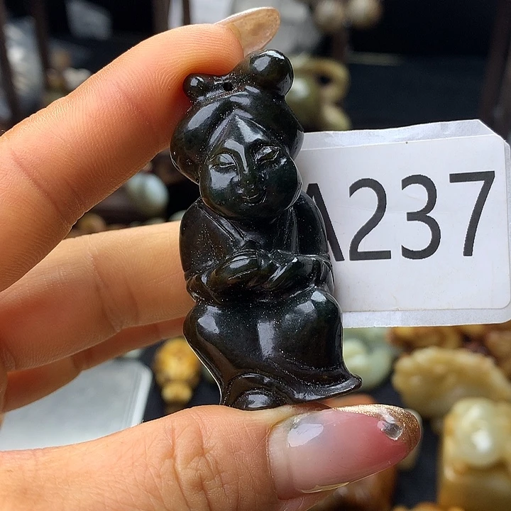 和田玉未镶嵌颈饰