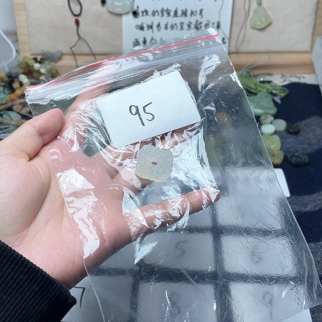 蛇纹石玉颈饰未镶嵌这****作