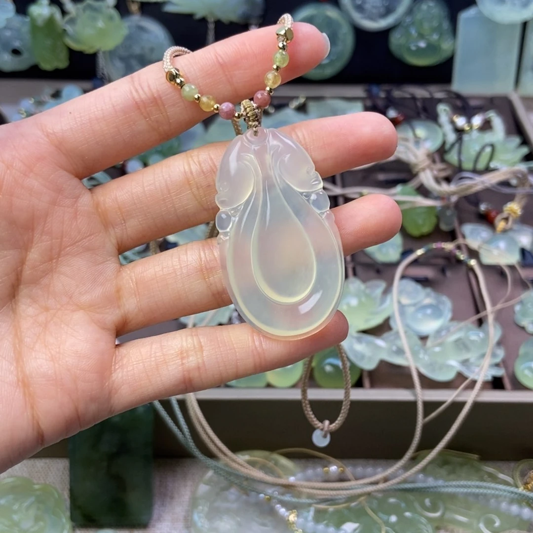 岫玉未镶嵌吊坠(赠链)