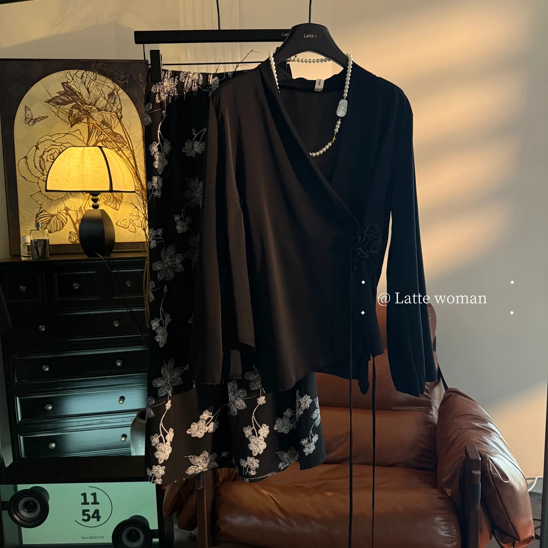 （珠离）缎面绑带衬衫女早秋高级斗开衫外搭+弹力腰半裙套装清冷感