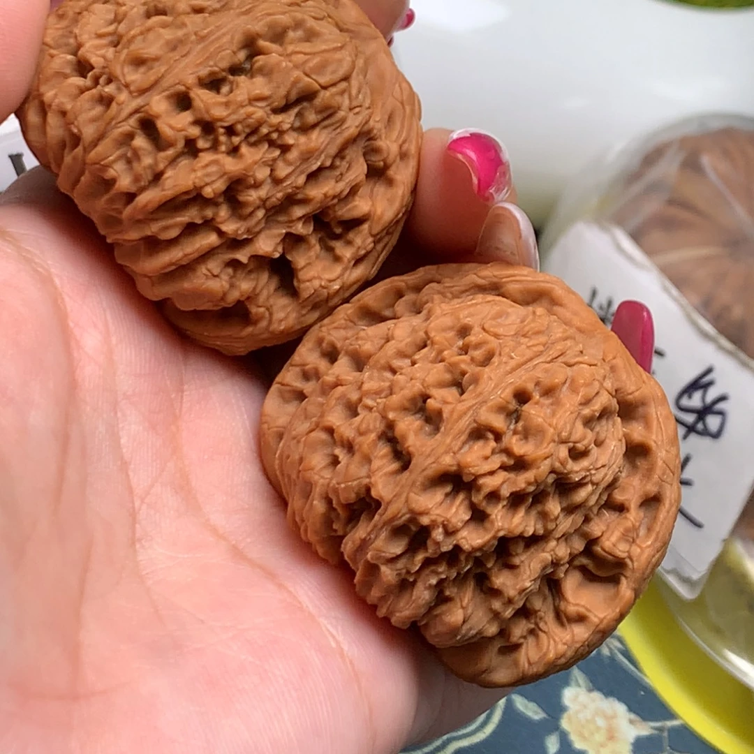 文玩核桃把件46-464-888