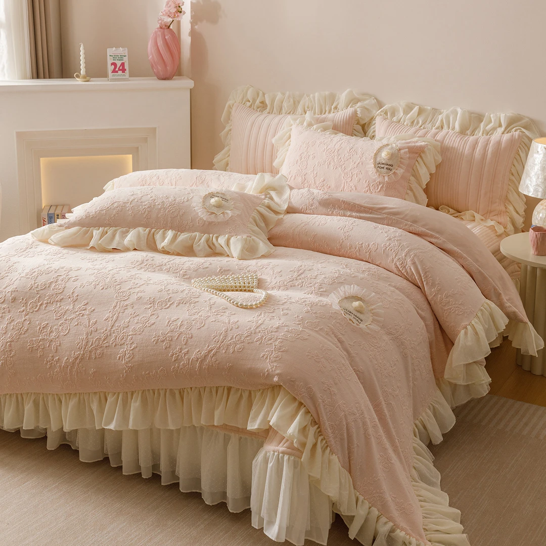 Aa类全消光牛奶绒雕花床盖款四件套欧式双面绒防静电加绒被罩保暖