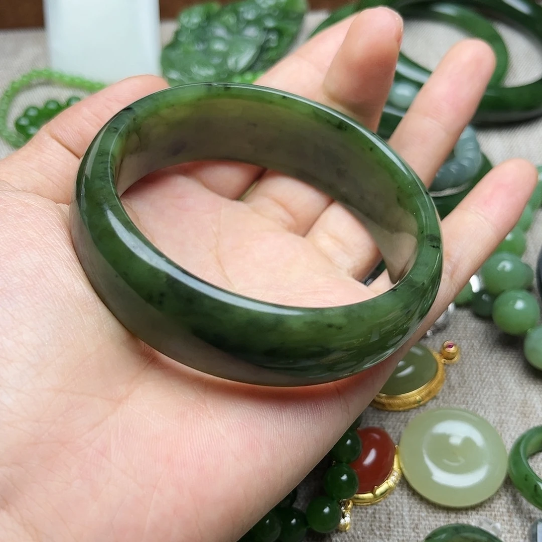 待***定未镶嵌手镯和田玉（碧玉）60mm