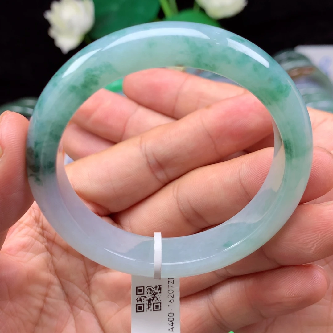翡翠手镯未镶嵌缅甸翡翠