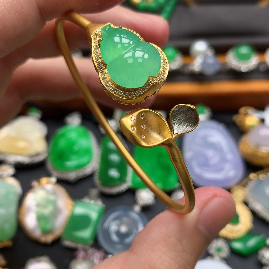 翡翠18K金镶嵌手镯