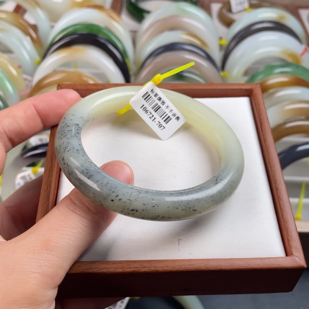 【闪购商品】和田玉手镯未镶嵌58.8
