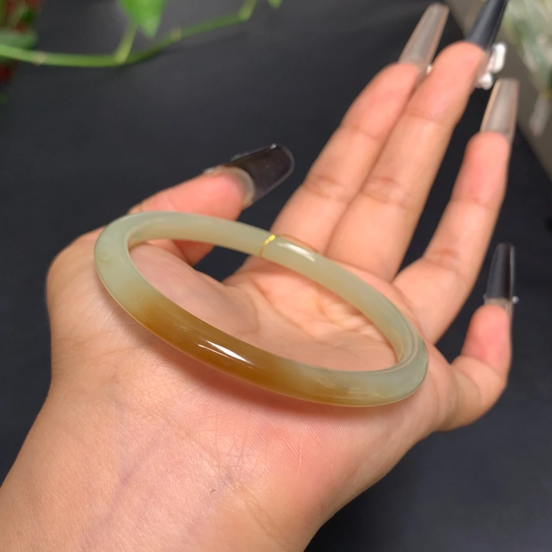 未镶嵌手镯和田玉60