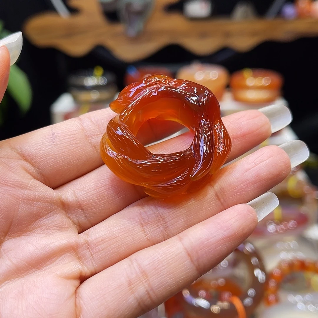 皮***丢玛瑙/玉髓未镶嵌手镯