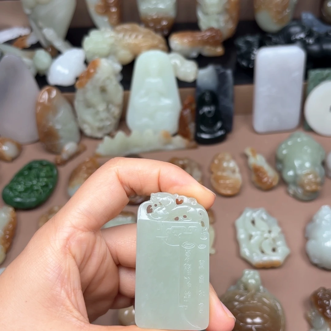 和田玉未镶嵌颈饰