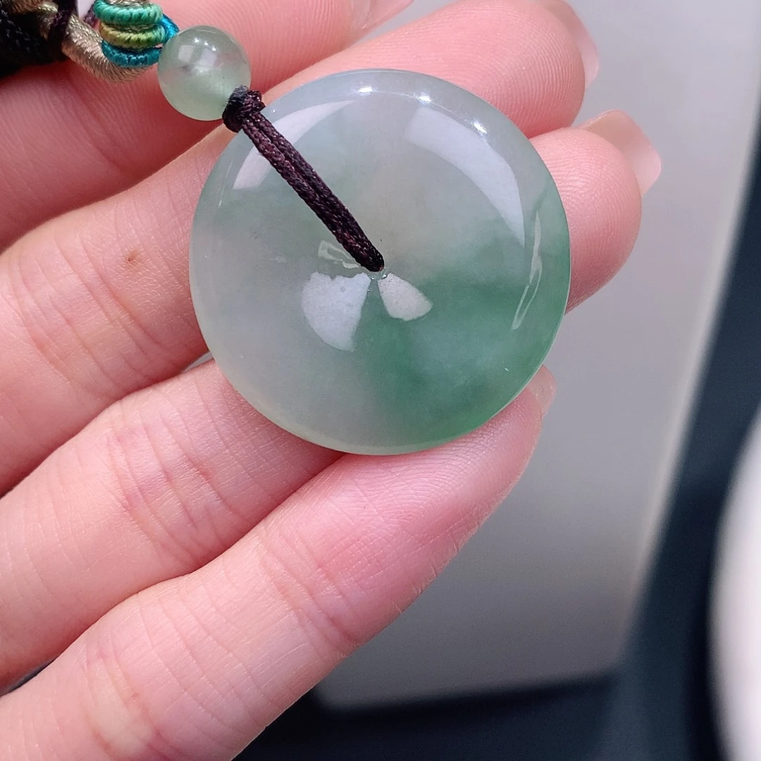 颈饰未镶嵌翡翠冰飘绿平安扣