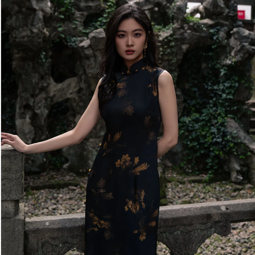 南羲【楠笙】新中式2025春夏新款气质无袖包臀设计款古法连衣裙旗袍