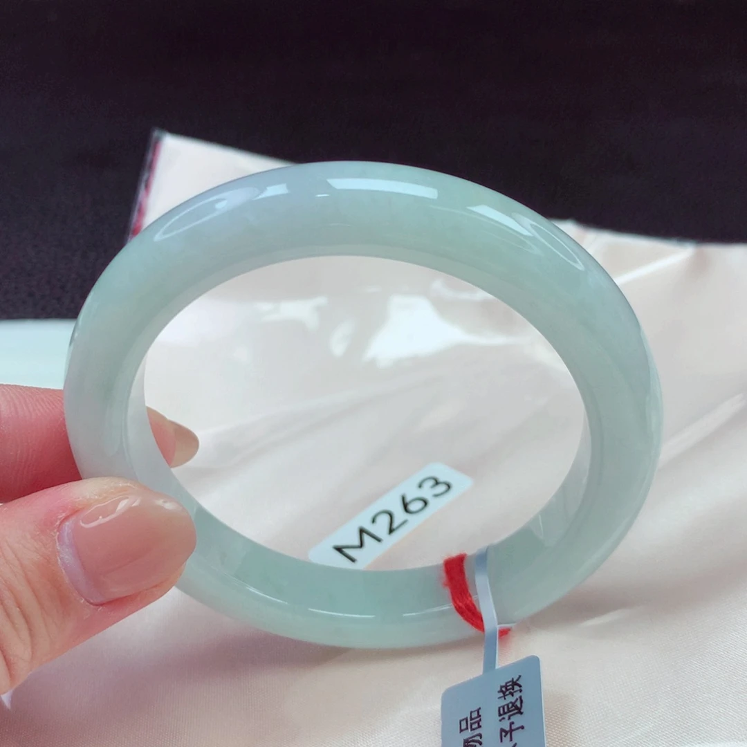 翡翠手镯未镶嵌手镯88