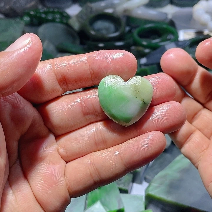 和田玉（碧玉）未镶嵌手镯