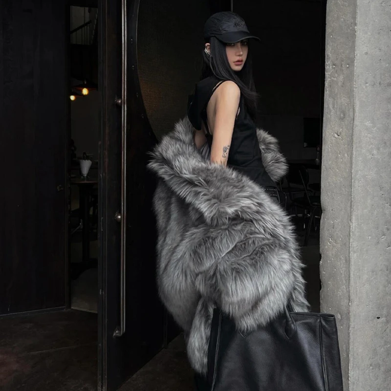 爆款欧美风辣妹时髦穿搭大衣2025新款爆款毛毛外套女棉服冬