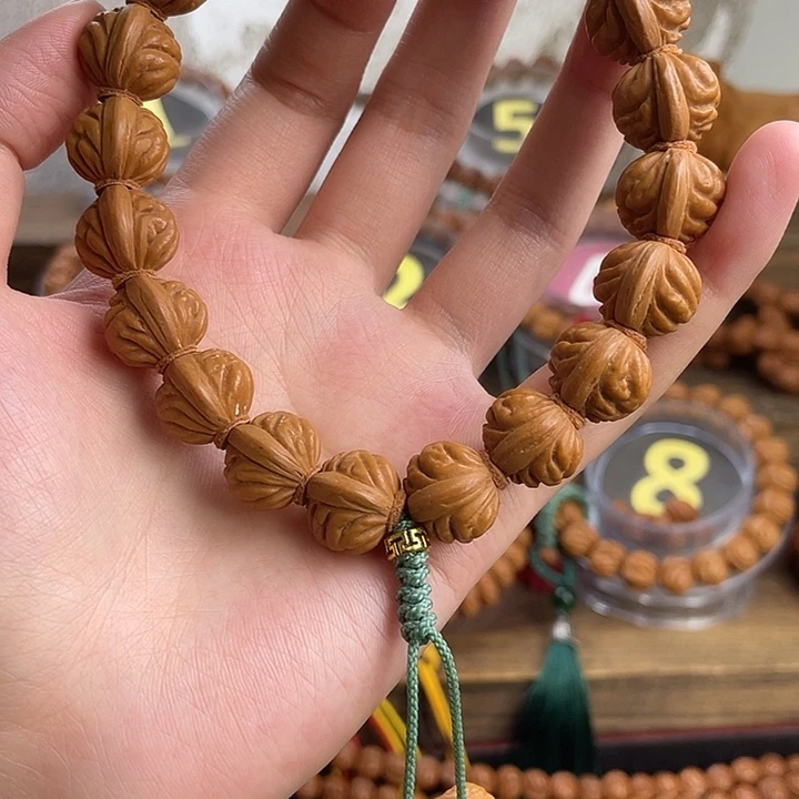 文玩核桃吊坠16金豆