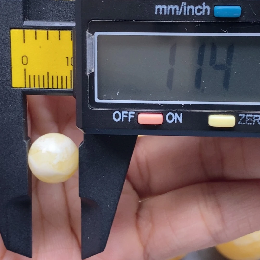 蜜蜡未镶嵌珠宝奇石?***榮