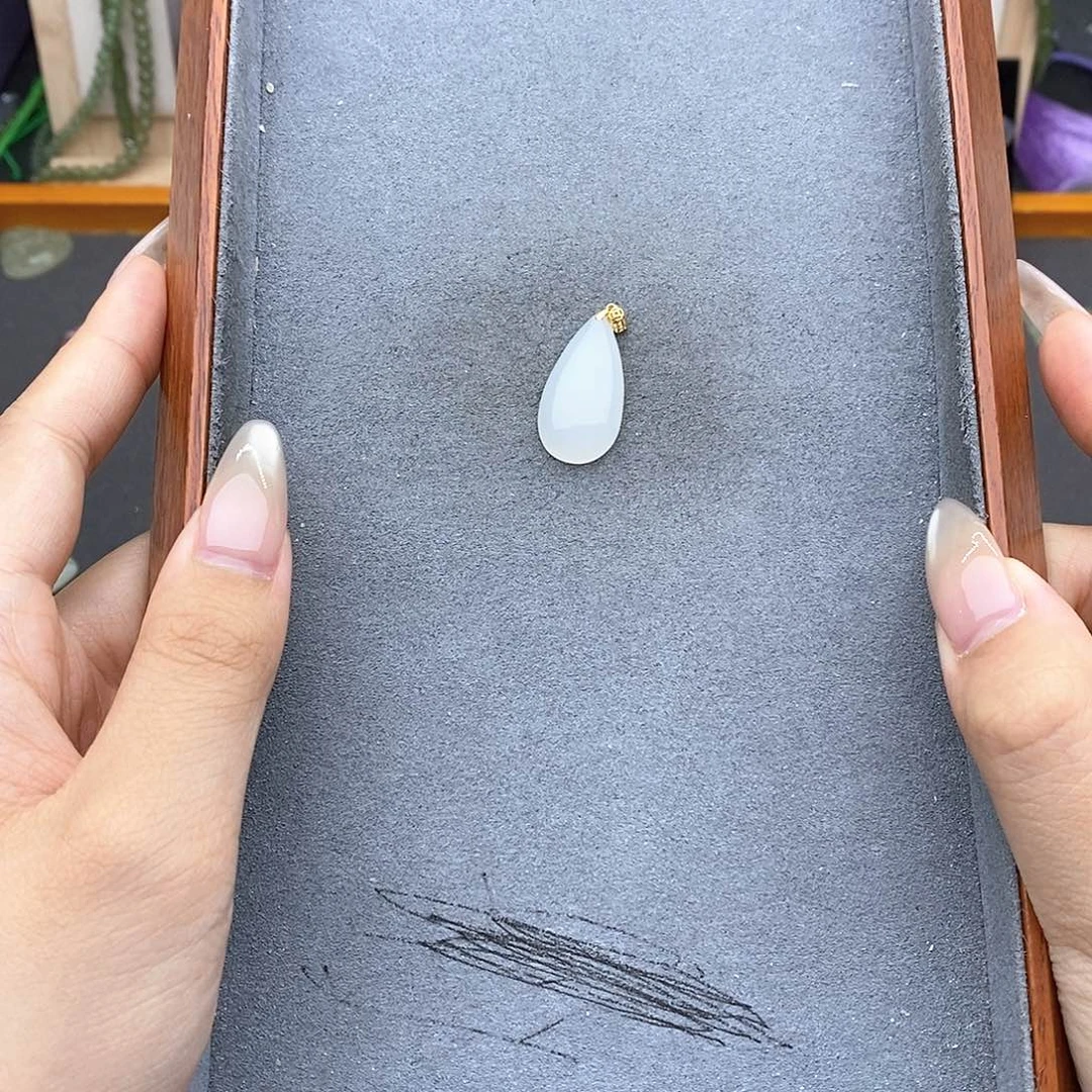 和田玉18K金镶嵌吊坠(不含链)