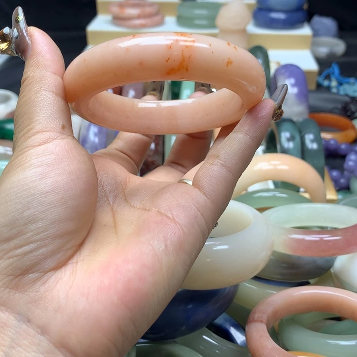 未镶嵌手镯石英质玉念**乐