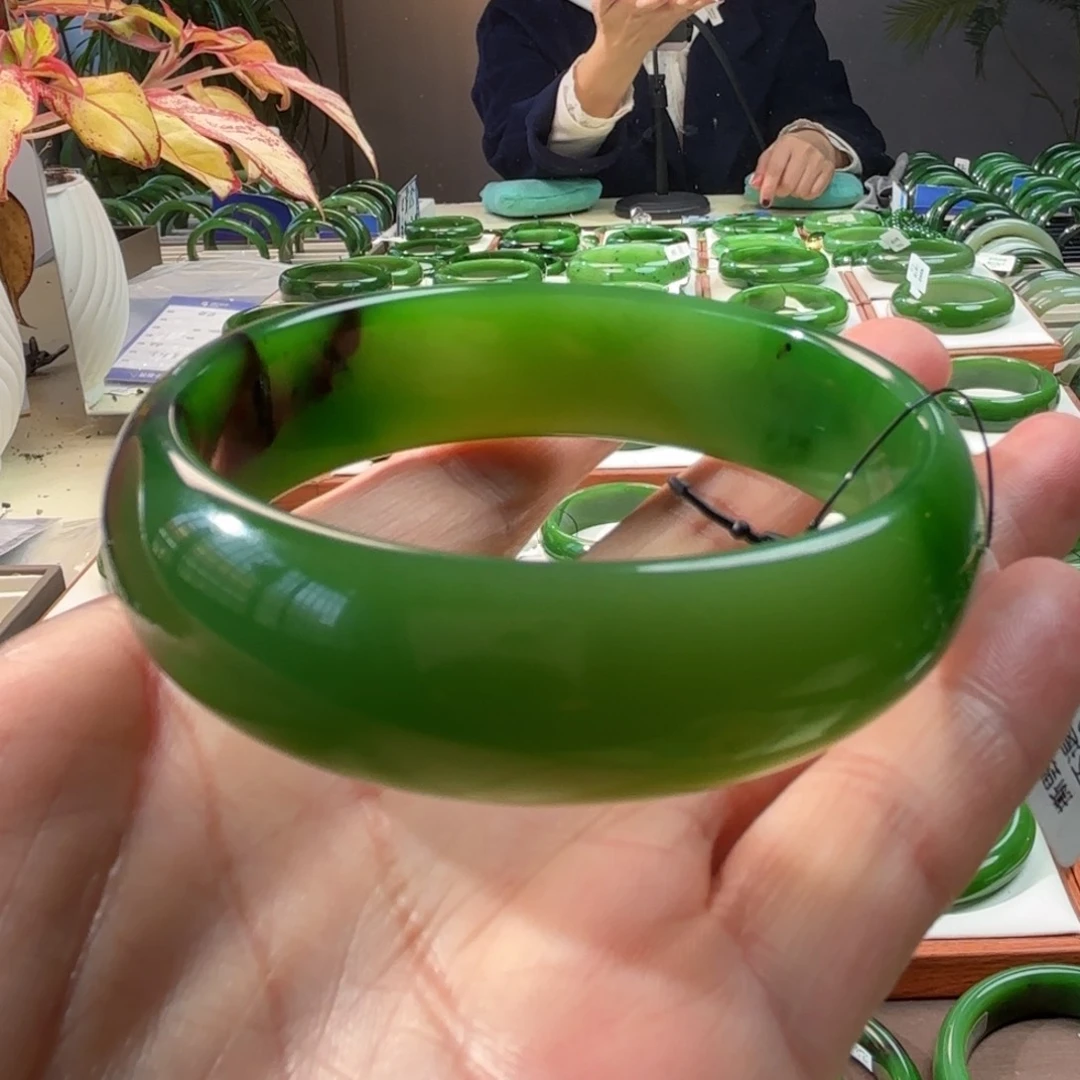 未镶嵌手镯和田玉（碧玉）