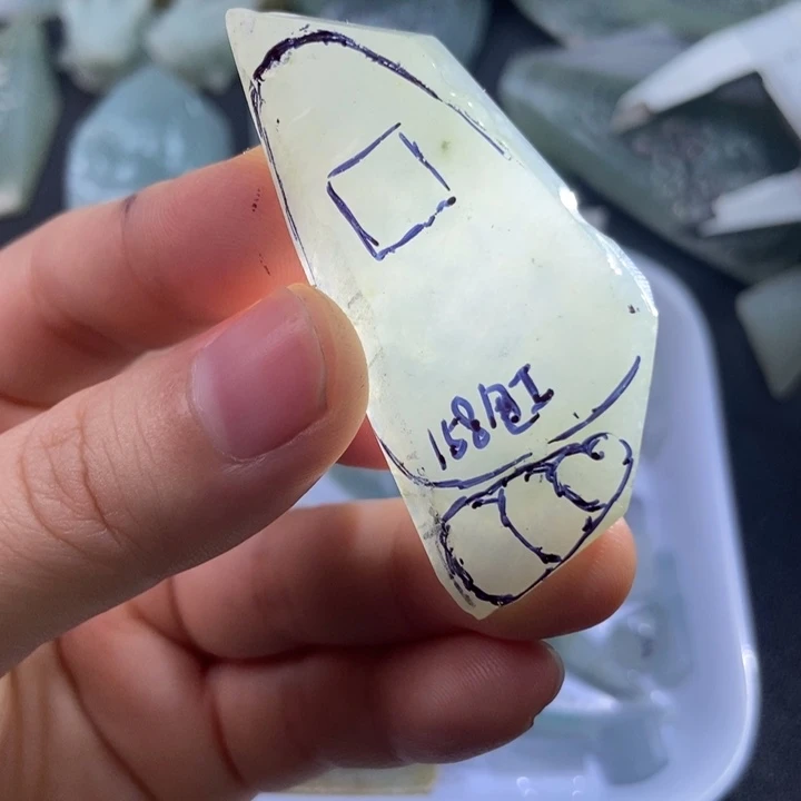 未镶嵌定制翡翠人物件包工包料