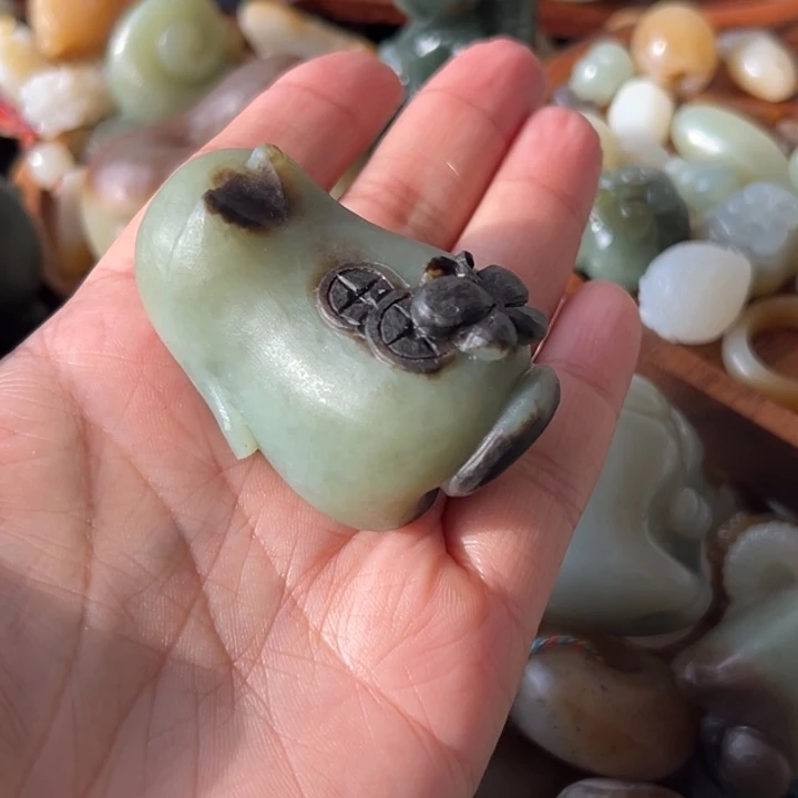 颈饰未镶嵌和田玉?****a