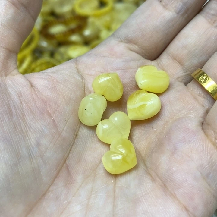 蜜蜡未镶嵌裸石多样性发货其一