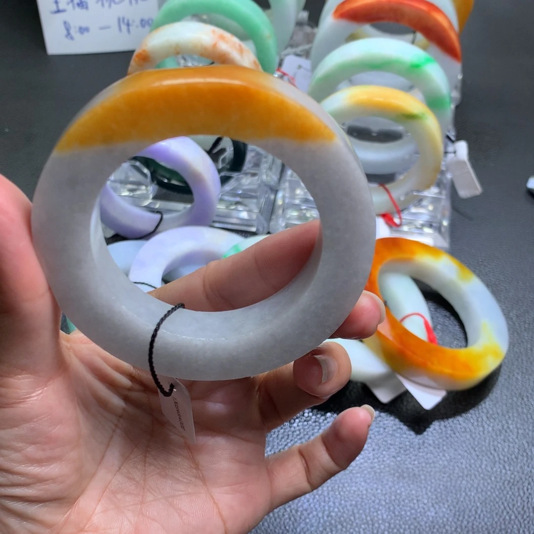 未镶嵌鸡油黄定制翡翠10号