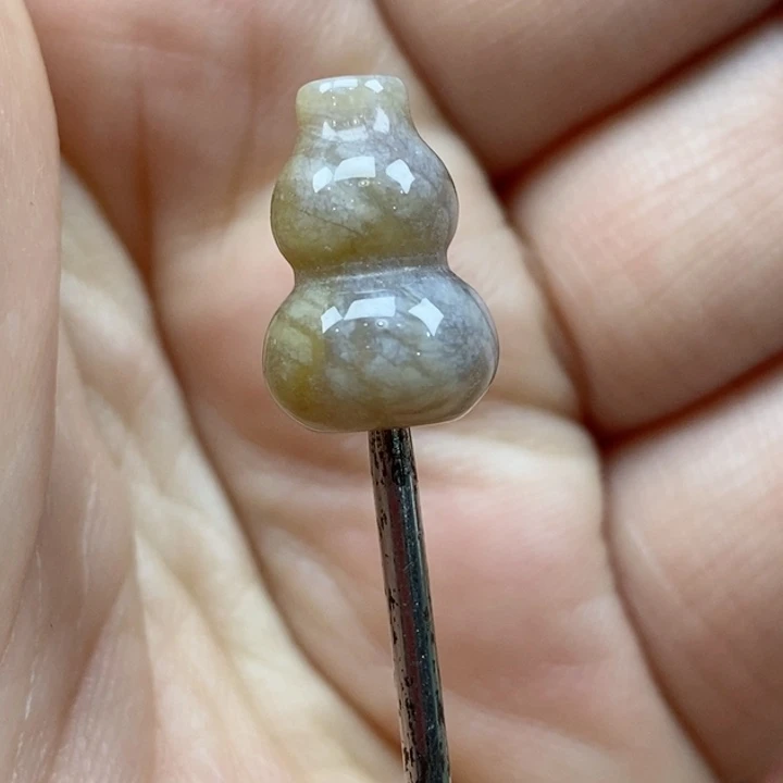颈饰未镶嵌硅化珊瑚（珊瑚玉）