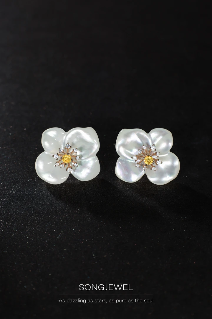 18K钻石 天然黄钻耳饰 精品艳彩黄 极光贝母镶嵌 内敛奢华款