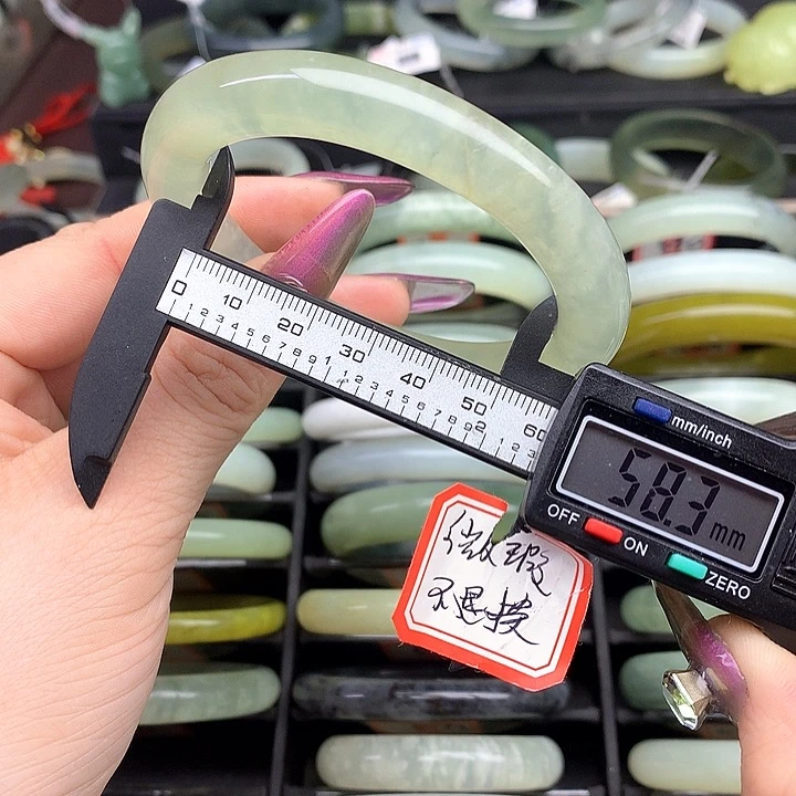 蛇纹石玉手镯未镶嵌591