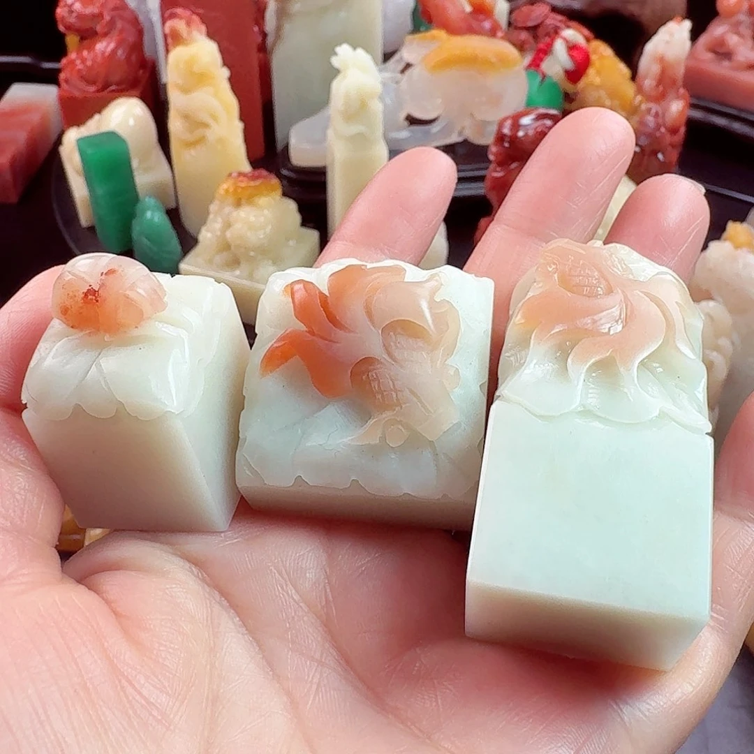 寿山石印石金**坤寿山石