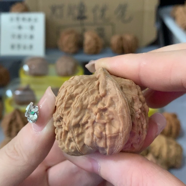 ****࿐文玩核桃吊坠异形单只，有瑕疵