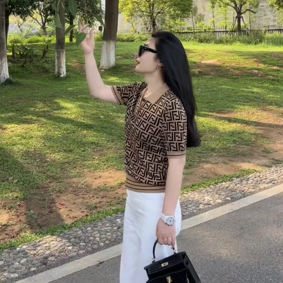 深圳南油千鸟格夏季休闲格子翻领经典针织女装上衣