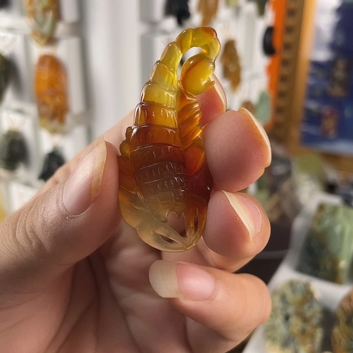 蛇纹石玉未镶嵌颈饰´***酷