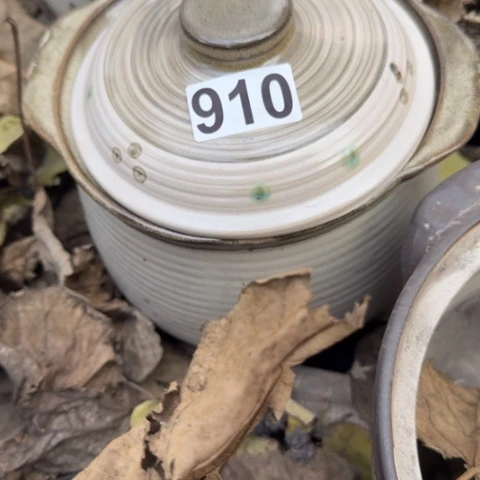 泥塑砂锅一只微瑕品