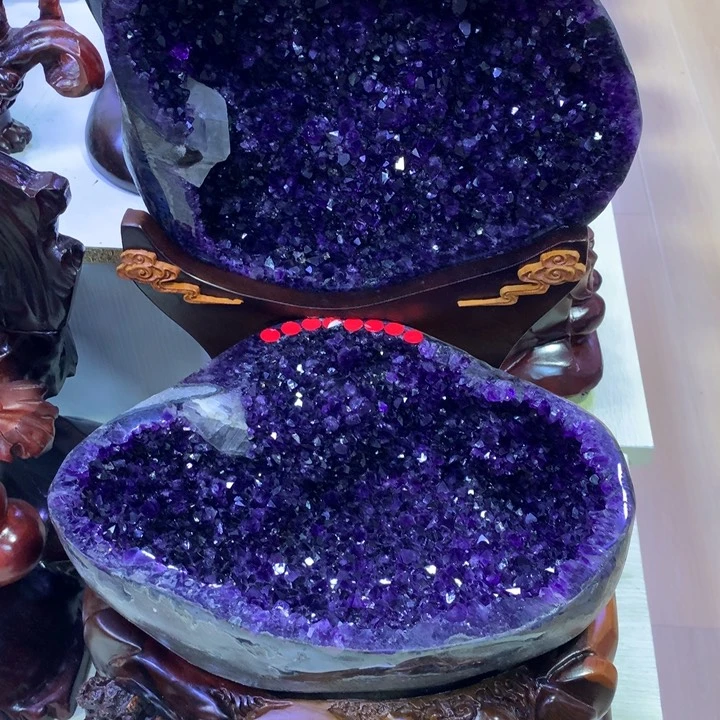 织绣乌拉圭紫水晶摆件