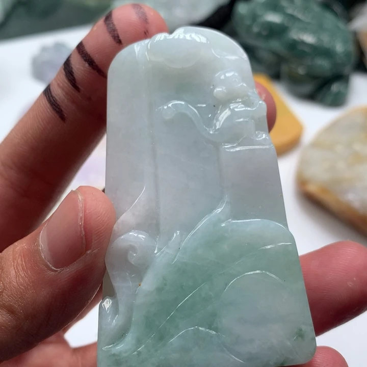 翡翠未镶嵌颈饰保真天然a货翡翠