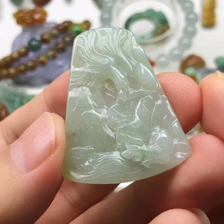 翡翠未镶嵌颈饰翡翠