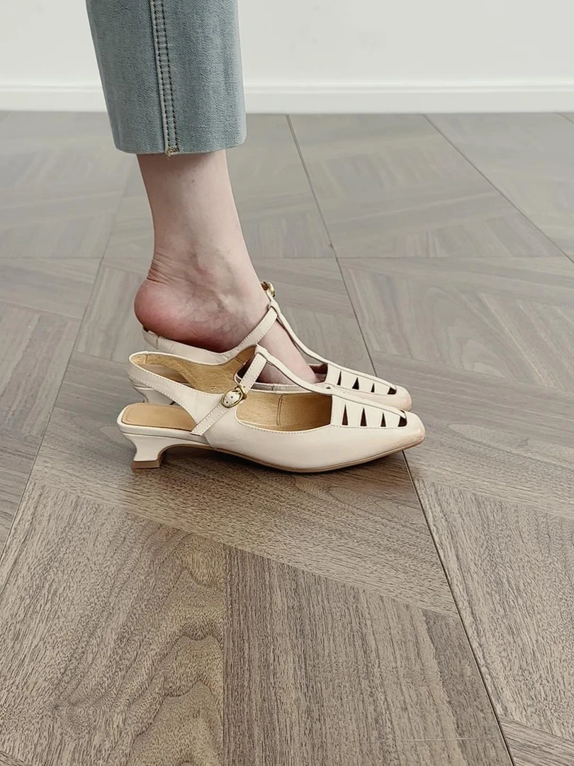 ZHZG｜ 一字式扣带尖头法式镂空时装凉鞋时尚中跟厚底粗跟