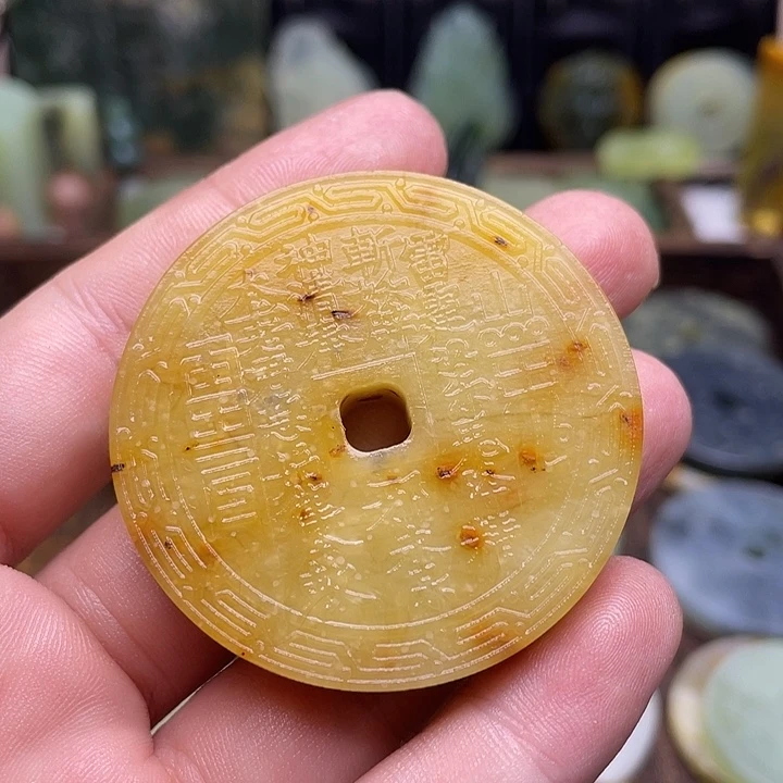蛇纹石玉挂件未镶嵌葡*架